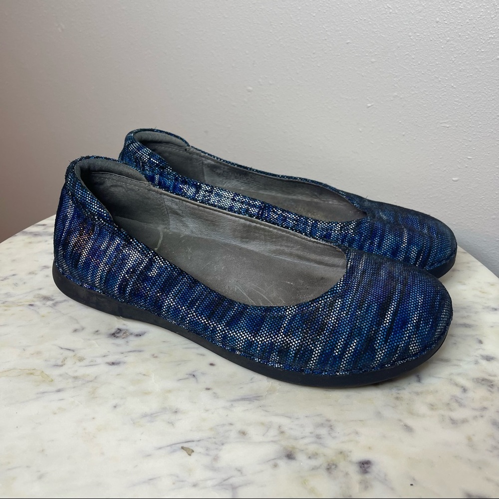 Alegria Flat Shoes size 10 blue leather comfort